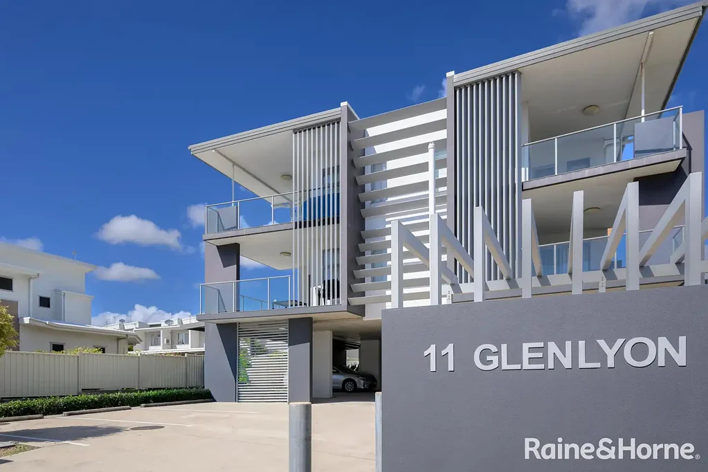 Gladstone Central 2 Slaapkamer Inner CBD Apartment with Ground Floor Courtyard - Very Rare..!