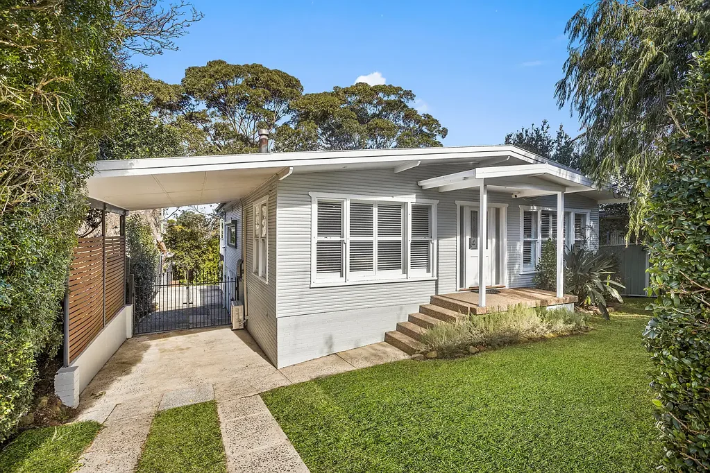 33 McArthur Parade, Mangerton, NSW 2500