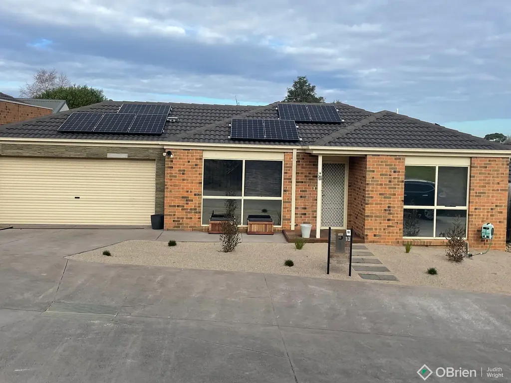 Charming 3 Bedroom Unit