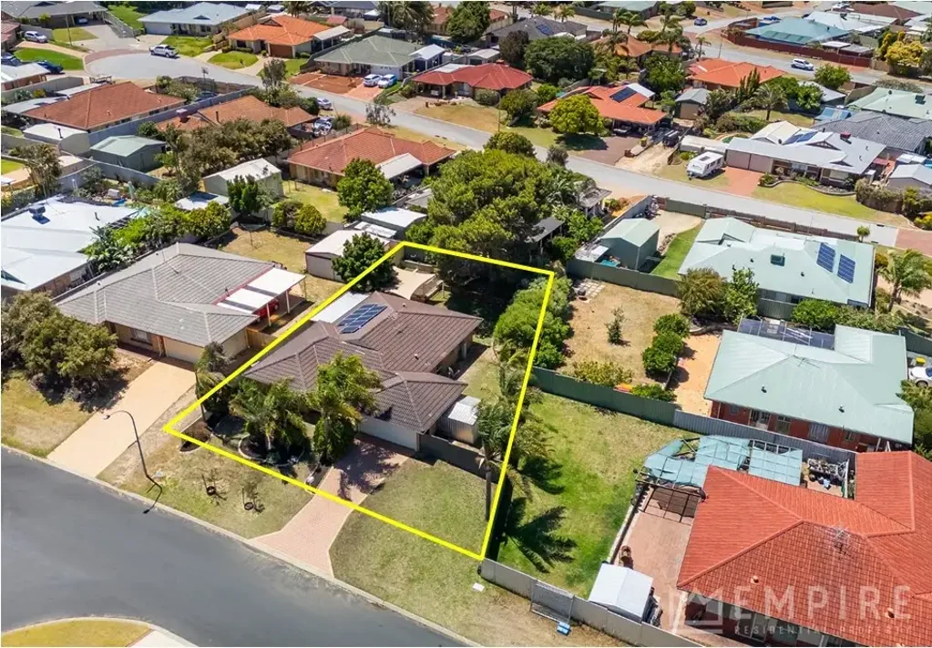 2 Wintersweet Place, Halls Head, WA 6210