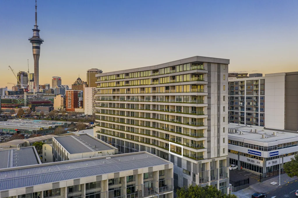 Live Above It All: Sparkling Skyline Views & Ultimate City Lifestyle