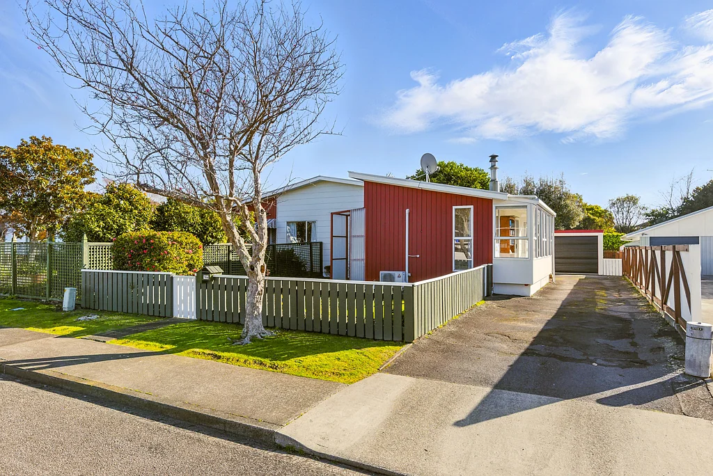 Paraparaumu 2 Bedroom First home, downsize or invest!