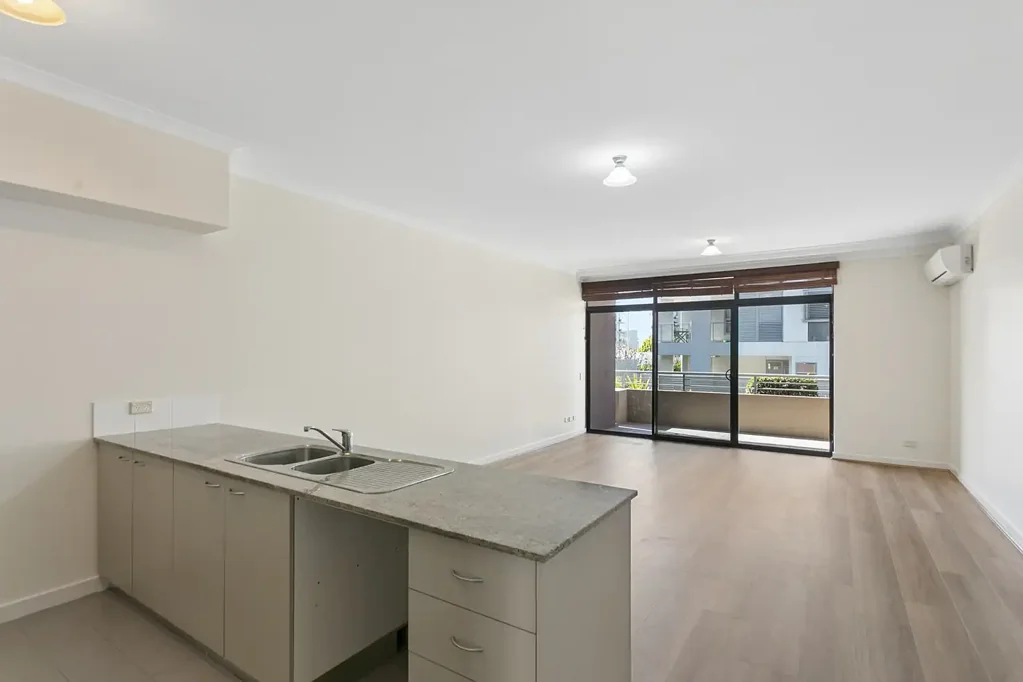 West Perth 2房  Life on Lucknow - Spacious, Low-Maintenance Living in a Connected West Perth Pocket