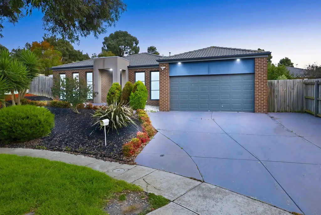 14 St Mellion Close, Sunbury, VIC 3429