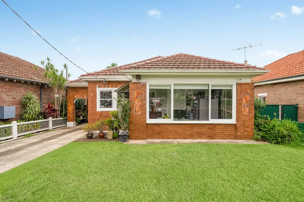 Enfield 3غرفة نوم Character Home with Immediate Comfort & Future Potential