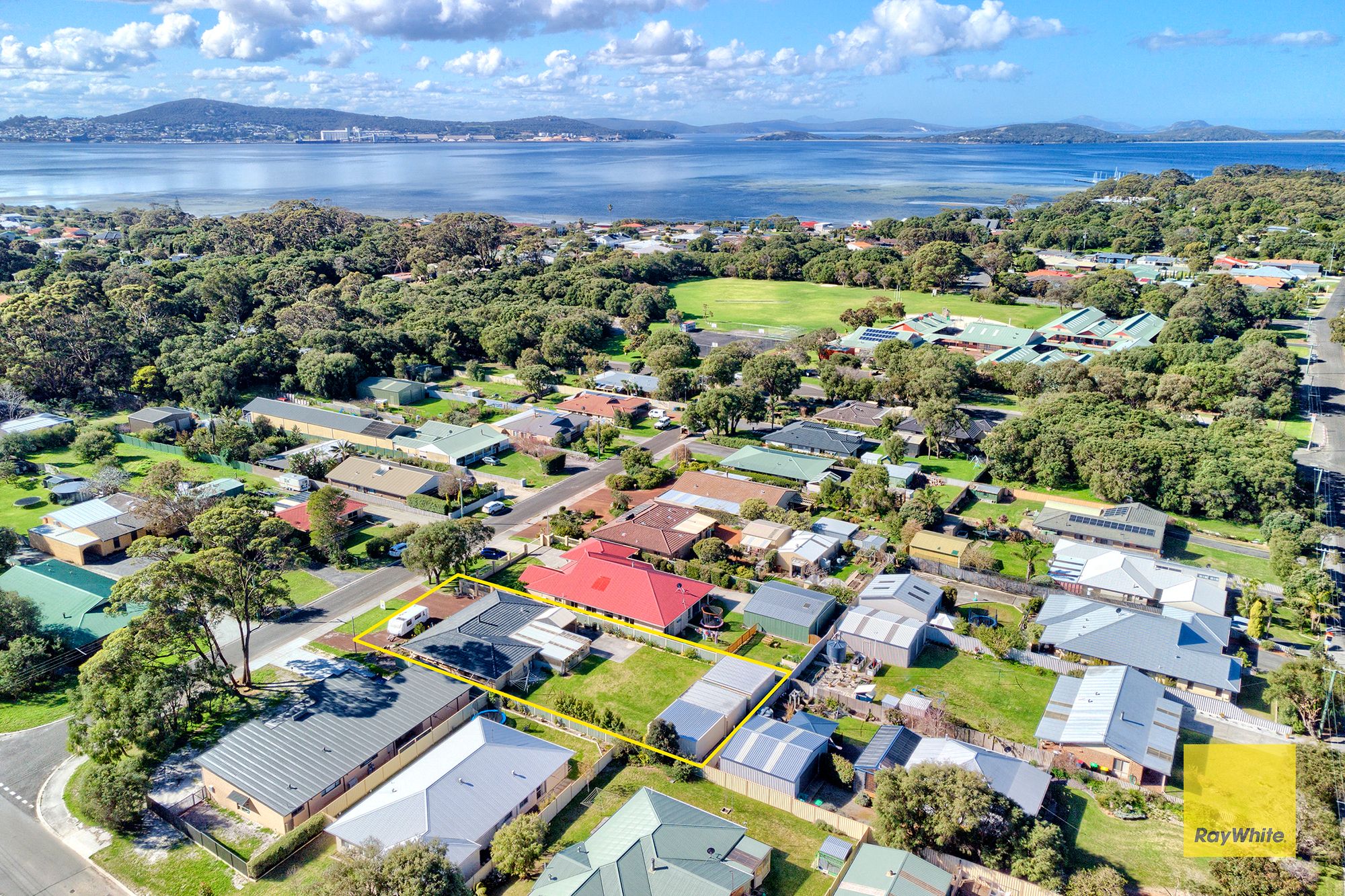 13 GROVE ST WEST, LITTLE GROVE WA 6330, 0 rūma, 0 rūma horoi, House