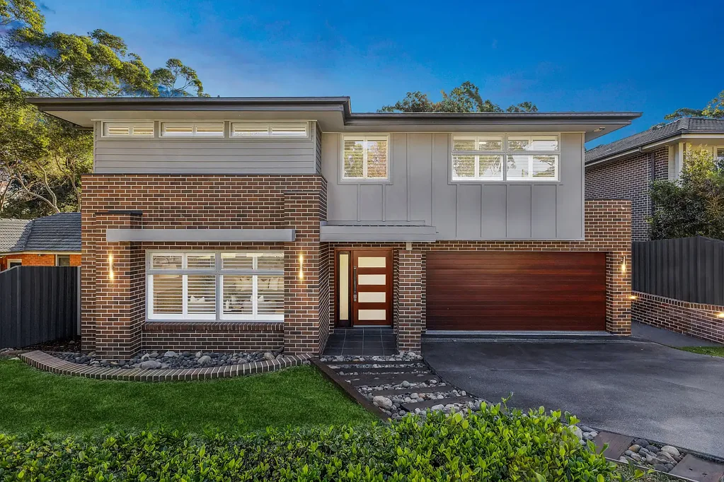 North Ryde 5部屋 Parkside family haven basks in leafy sunset vistas