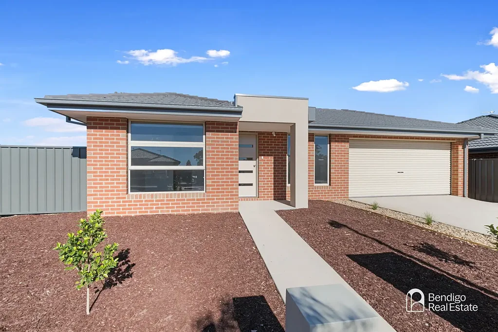 MODERN FAMILY HOME WITH TWO LIVING AREAS IN HUNTLY