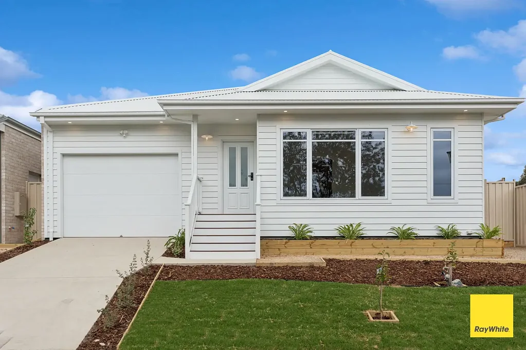 18 Renwick Street, Golden Square, VIC 3555