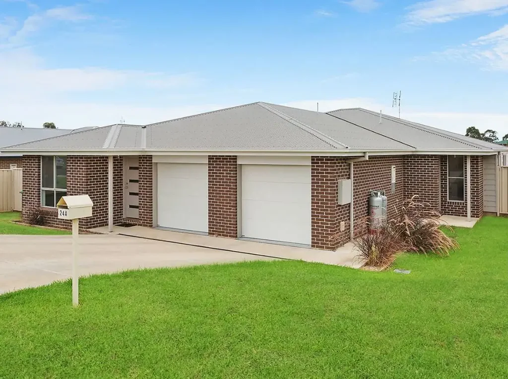4 Bedroom Home in Quiet Area