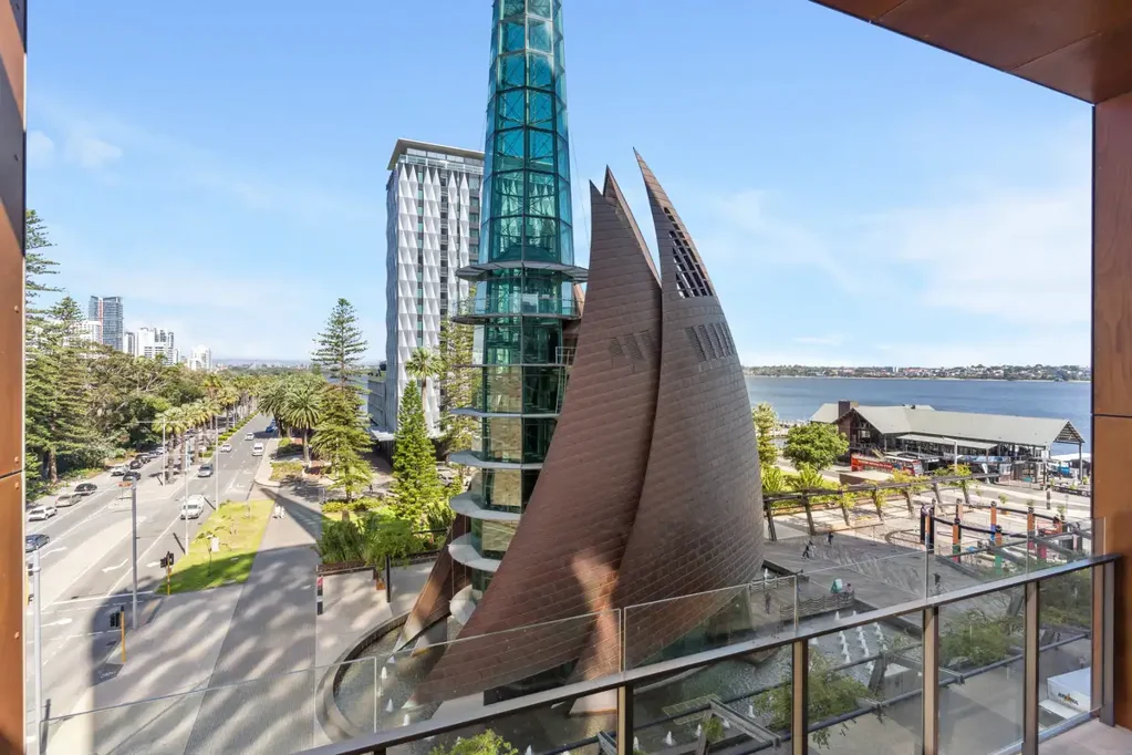 Perth 2房  UNDER OFFER BY AMARO! Priced To Sell!