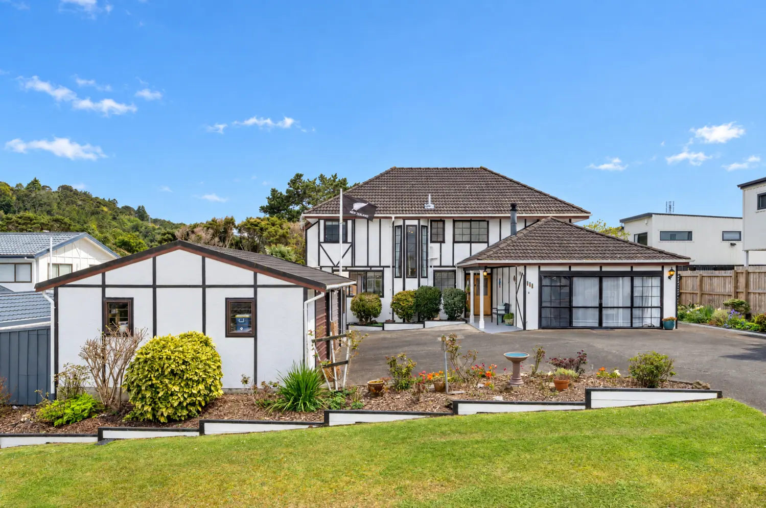 225 Manuka Road, Bayview, North Shore City, 5 Bedrooms, 2 Bathrooms, House
