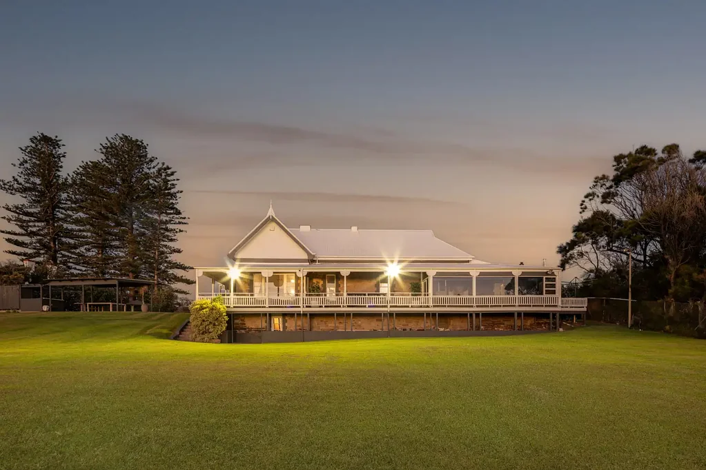 Somerton Park 5房  Arguably Adelaide's Most Iconic Coastal Estate.