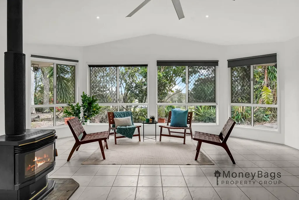 Glenlogan 4房  Acreage Lifestyle with Endless Potential – 6,000m² Block