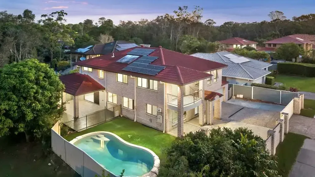 4 Banbrook Court, Molendinar, QLD 4214