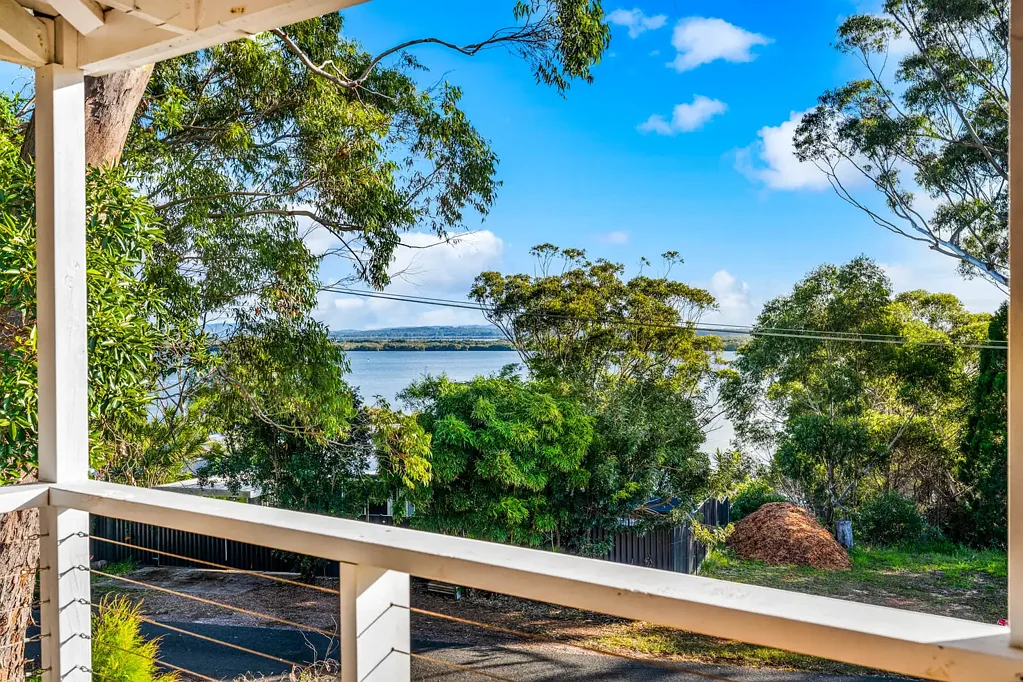 Russell Island 3chambre Elevated Home with Water Views