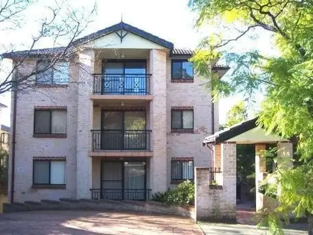 Spacious 2-Bedroom Apartment with easy access to shops and transport