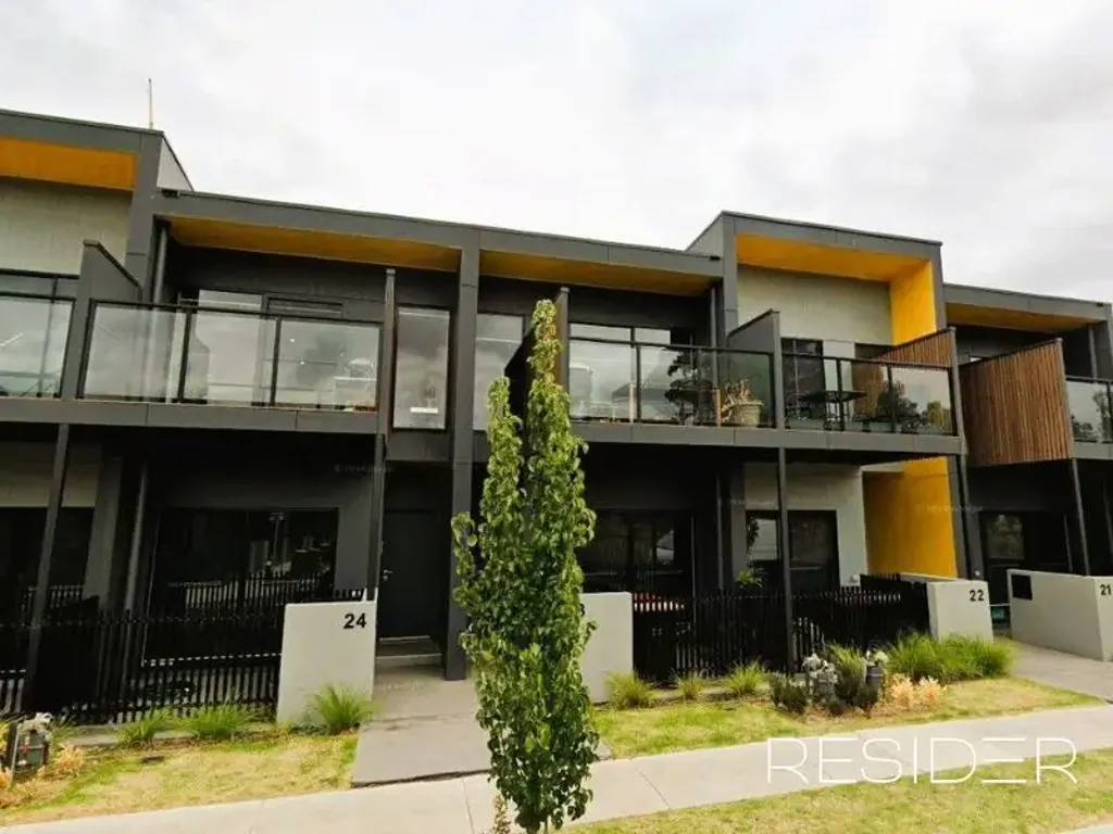 Contemporary Living Close to Everything!!