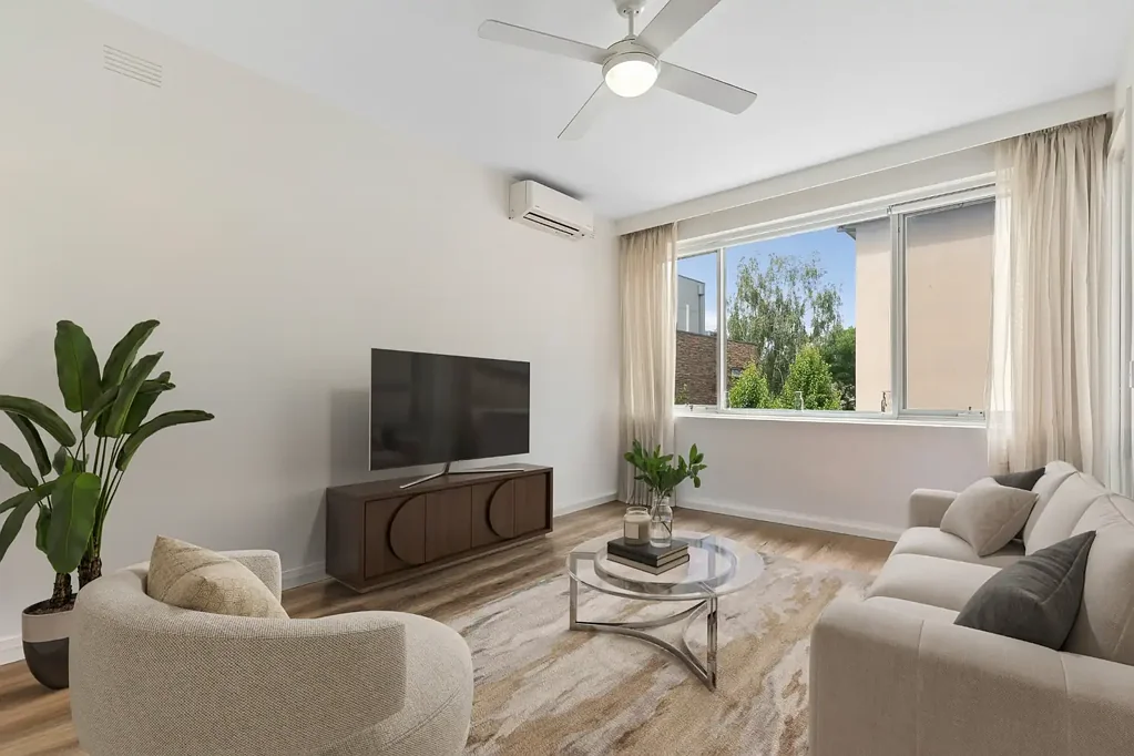 Armadale 2Moenga Light-filled contemporary living, beautifully refurbished.