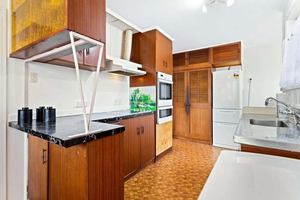 Modern 3-Bed Home + Fully Contained 1-Bed Slee...