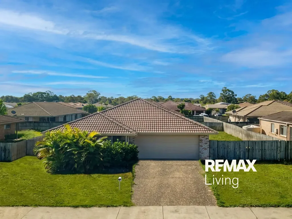 Fabulous Family Home with Fully Fenced Yard ready for Rent!