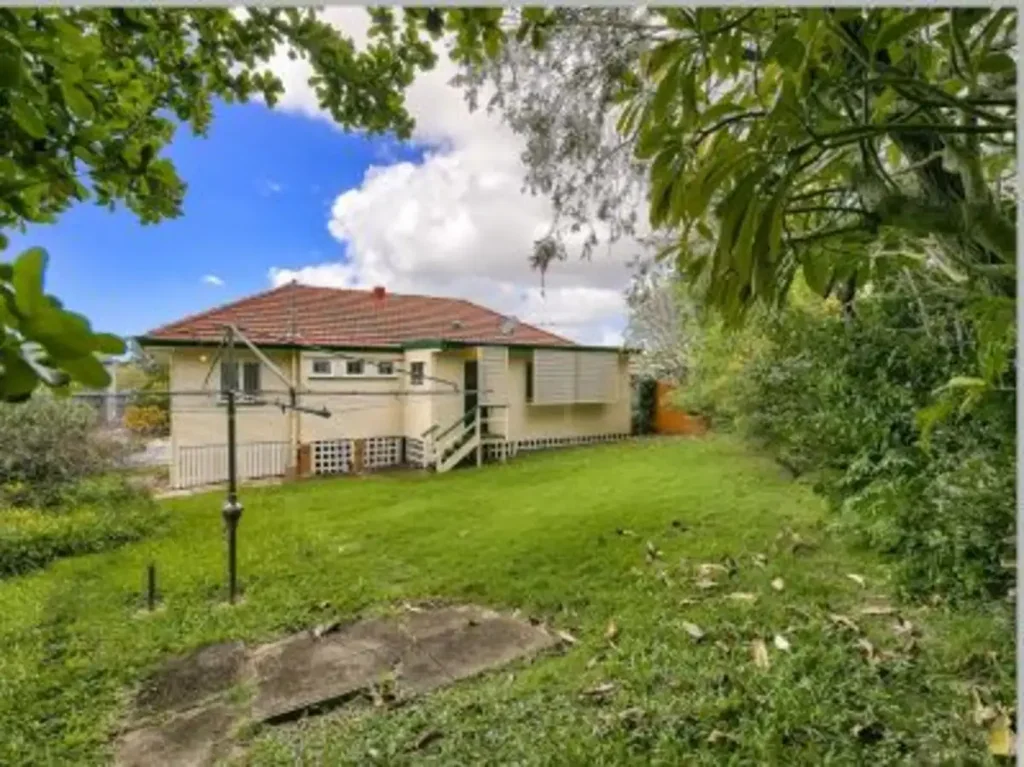 Tidy Home in Handy Location