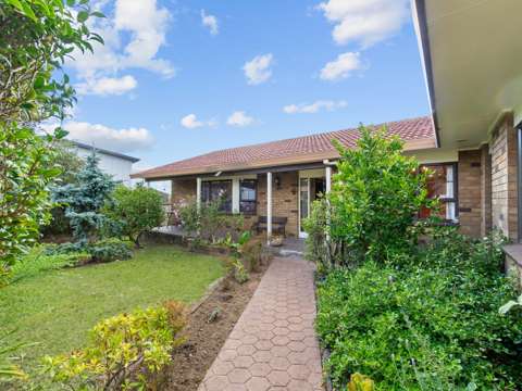 Mount Roskill 3 Bedroom Irresistible potential – buy one or both!
