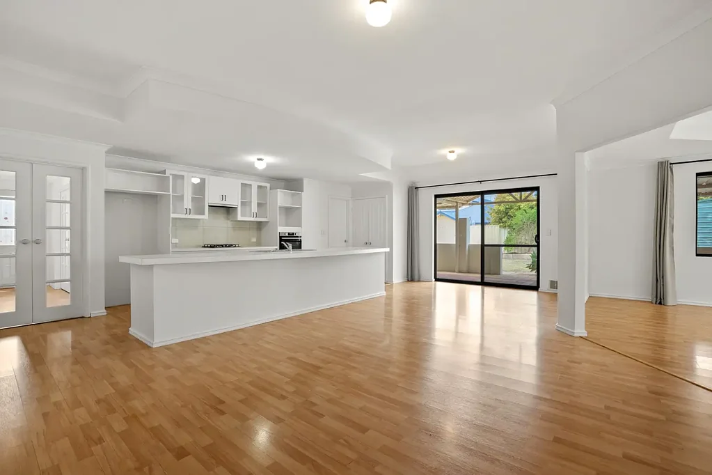 Coastal Charm in Wannanup – Spacious Family Living