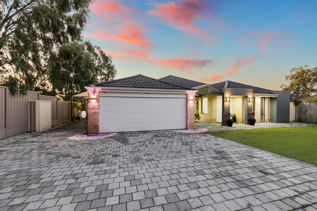 Beckenham 5ਬੈੱਡਰੂਮ Contemporary Family Living on 997sqm of Private Land