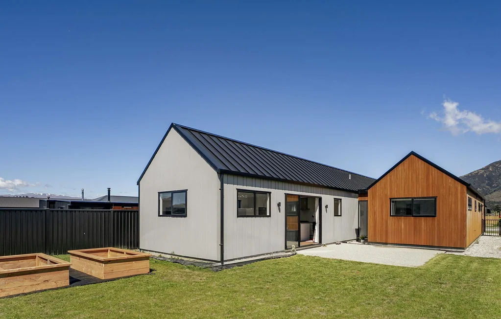 Lake Hawea 4 Slaapkamer Modern, Sunny & Work From Home
