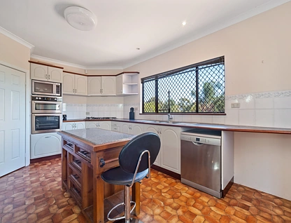 12 Vineyard Row, Swan View, WA 6056, 3 slaapkamers, 2 badkamers, House