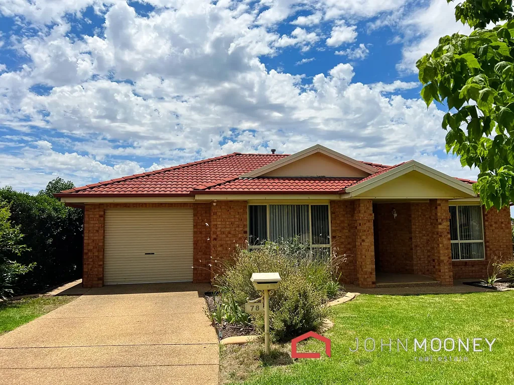 Charming Residence in the Highly Sought-After Glenfield Area
