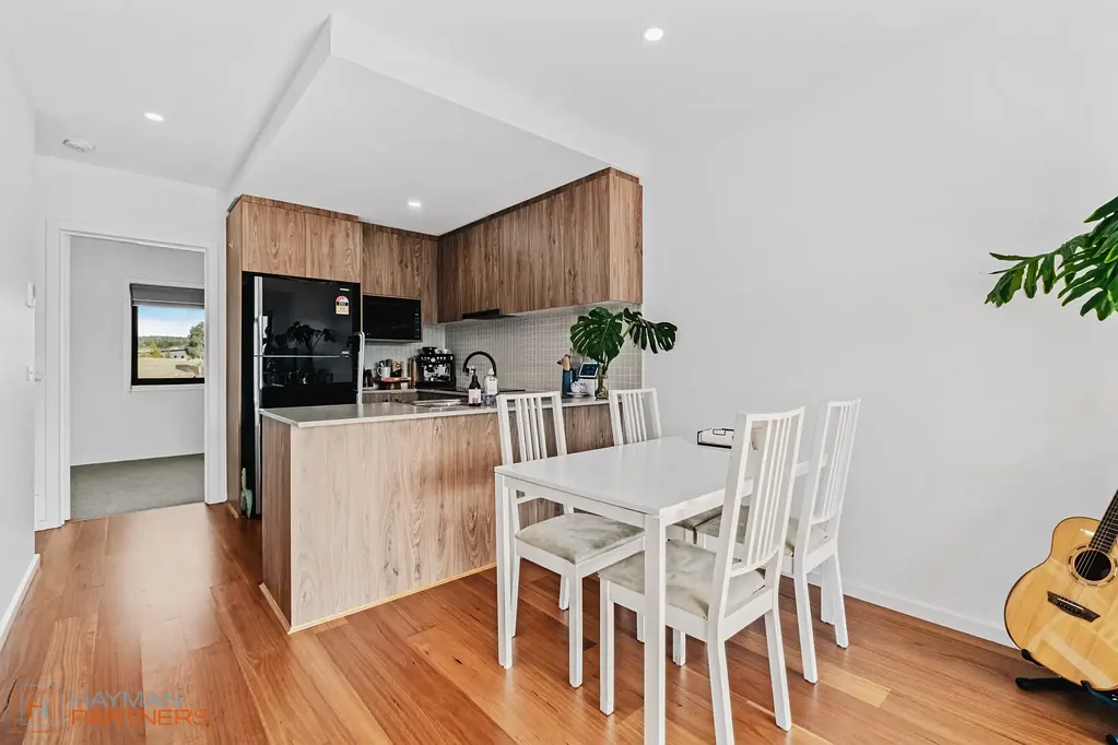 Modern 3-Bedroom Townhouse with Stunning Views
