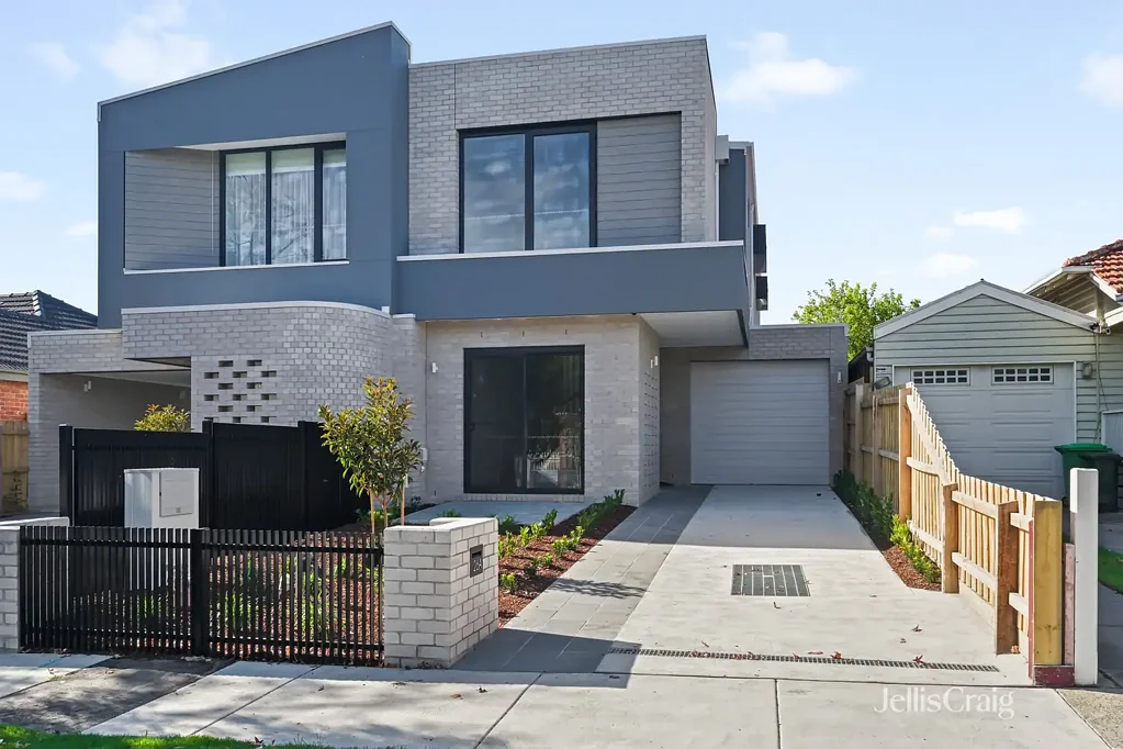 Brand New Contemporary Townhouse with Spacious Family Living