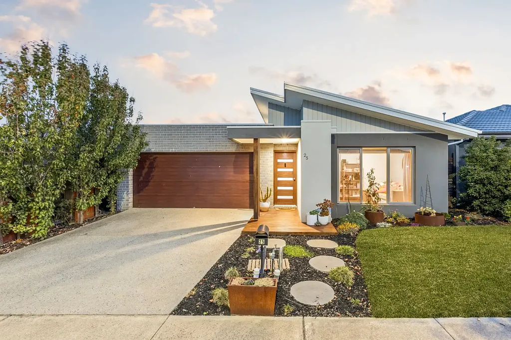 25 Snedden Street, Armstrong Creek, VIC 3217