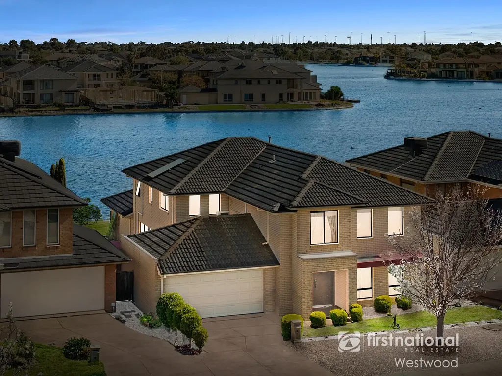Point Cook 4બેડરૂમ Modern Waterfront Elegance in a Prestigious Gated Community
