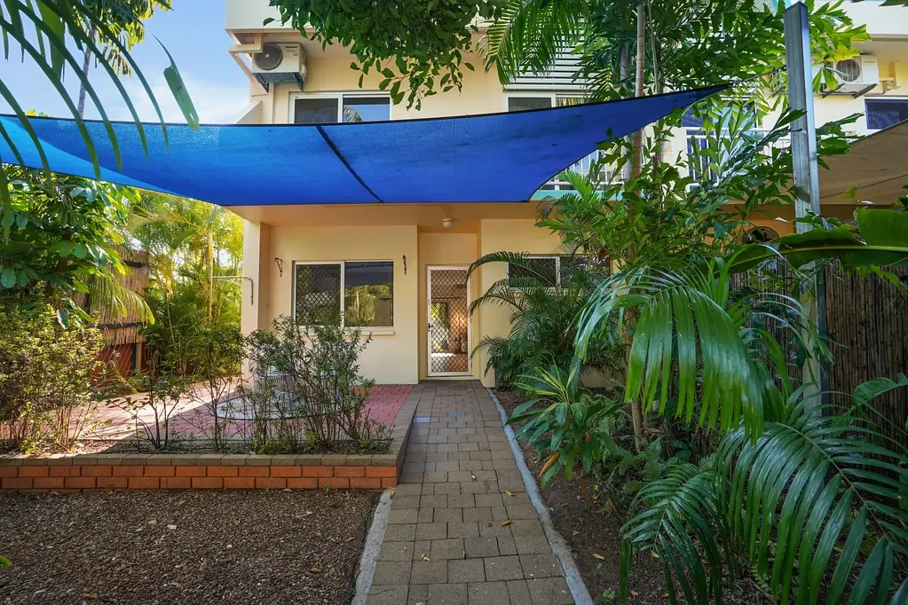 Brinkin 3 Slaapkamer TRANQUIL TOWNHOUSE, MINUTES TO BEACH