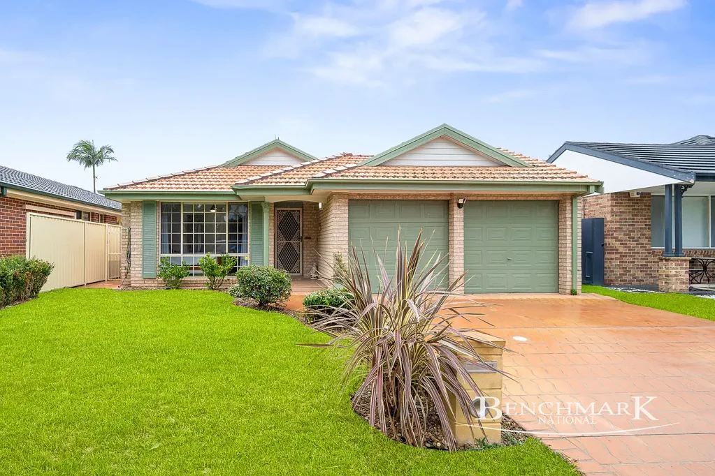 7 Bungonia Court, Wattle Grove, NSW 2173