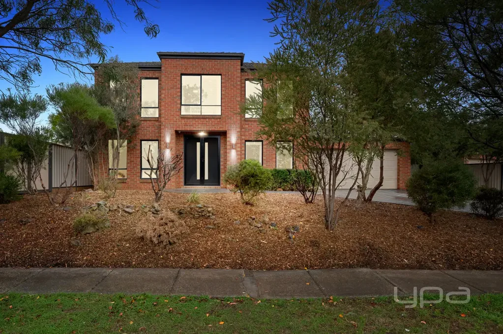 27 Rain Lover Drive, Kurunjang, VIC 3337