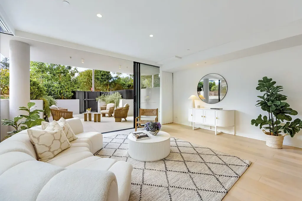 Vaucluse 3房 Takada设计杰作 高级Gaggenau厨电 独立私入口 精品六户开发 近港口海滩顶尖校 Elegant Courtyard Residence in Prestige Vaucluse Setting