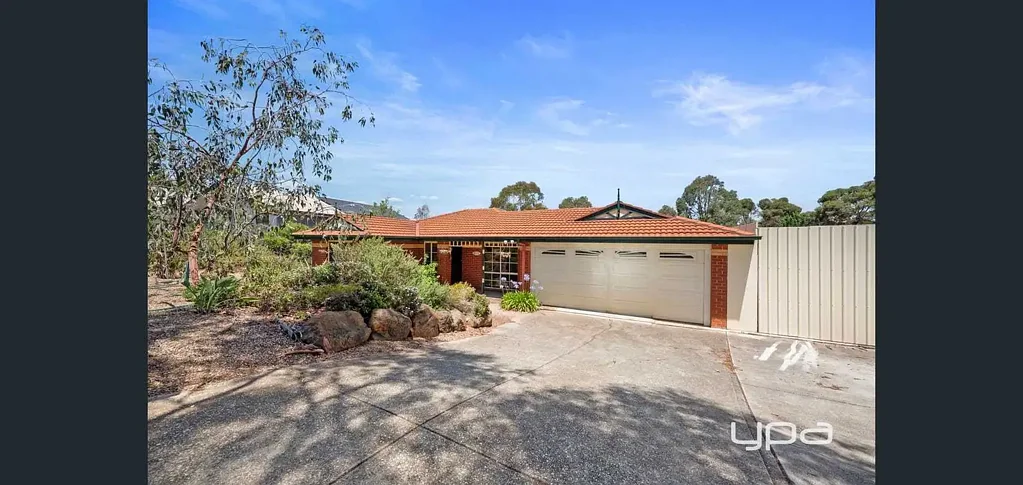 Bacchus Marsh 4房 宽敞四卧私宅 1188m²超大地块 全屋冷暖空调 主卧套间 步行至市中心 潜力无限家族居所 PRIVATE FAMILY LIVING ON A GENEROUS 1188M² BLOCK