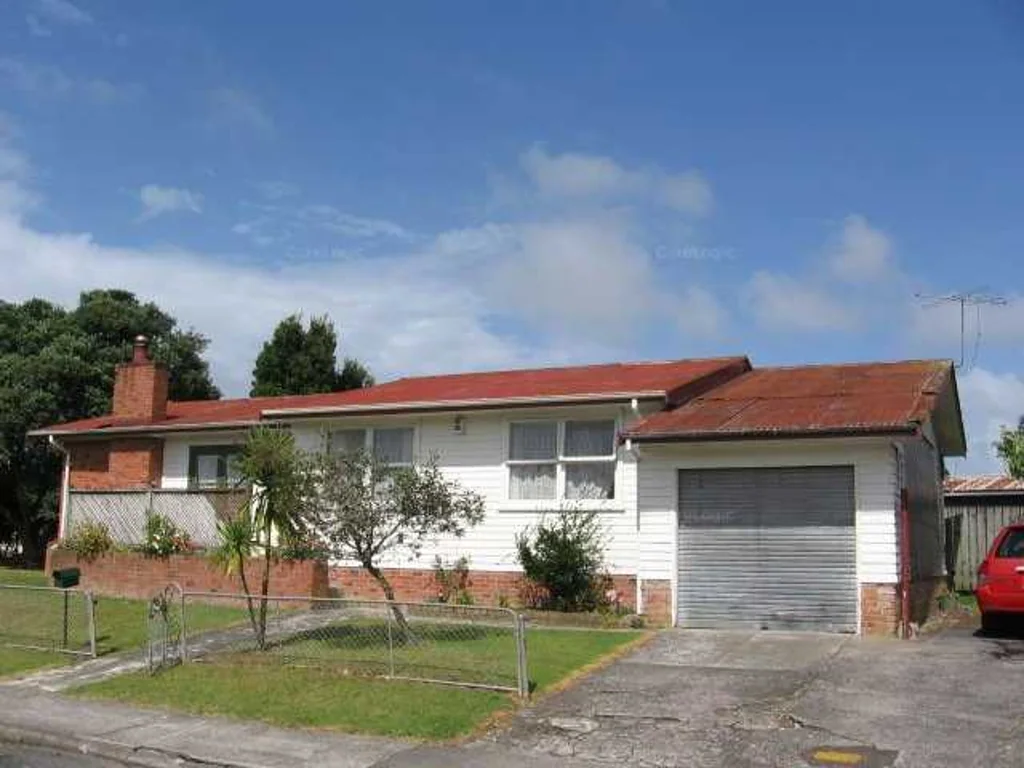 Auckland Central 3 Bedroom SUNNY Corner Site