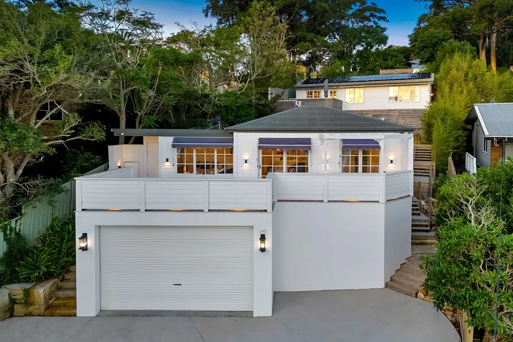 Saratoga 4Moenga Prime Dual-Residence Opportunity | Breathtaking Water Views