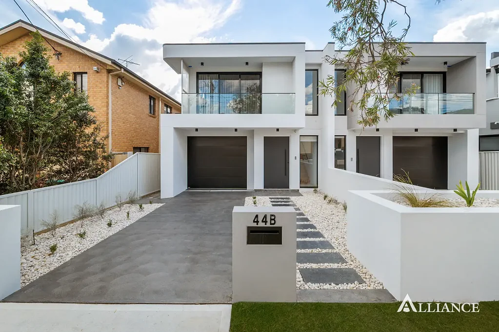 Brand New 5 Bedroom Duplex with 2 Main Bedrooms offering Ensuite Bathrooms