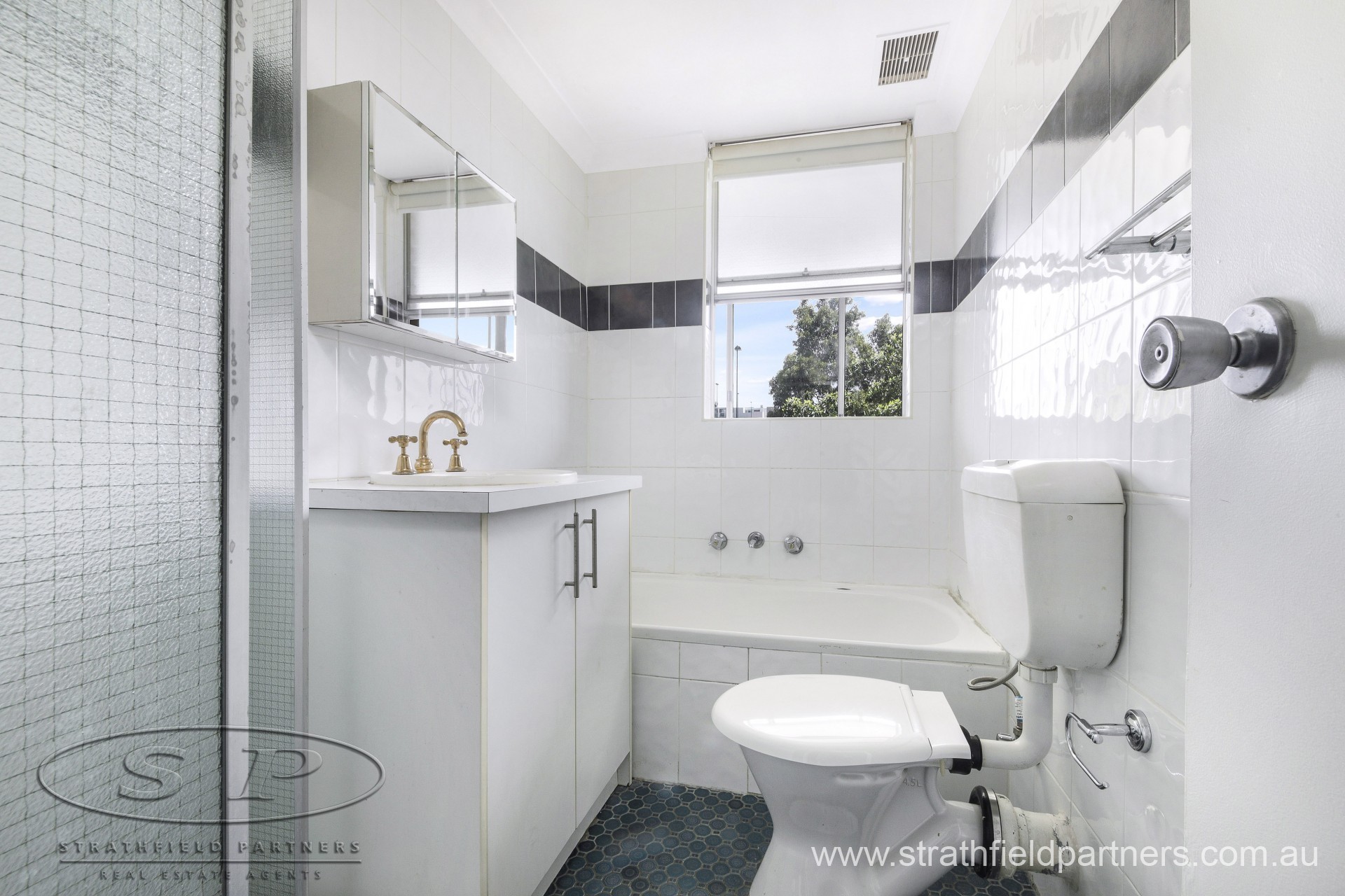 UNIT 18 18-22 VICTORIA ST, BURWOOD NSW 2134, 0 غرف, 0 حمامات, Unit