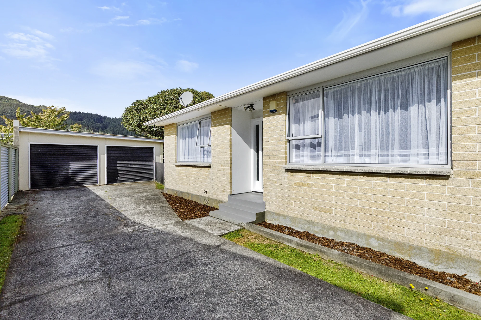 Wainuiomata 2 Bedroom Matthews Road Gem