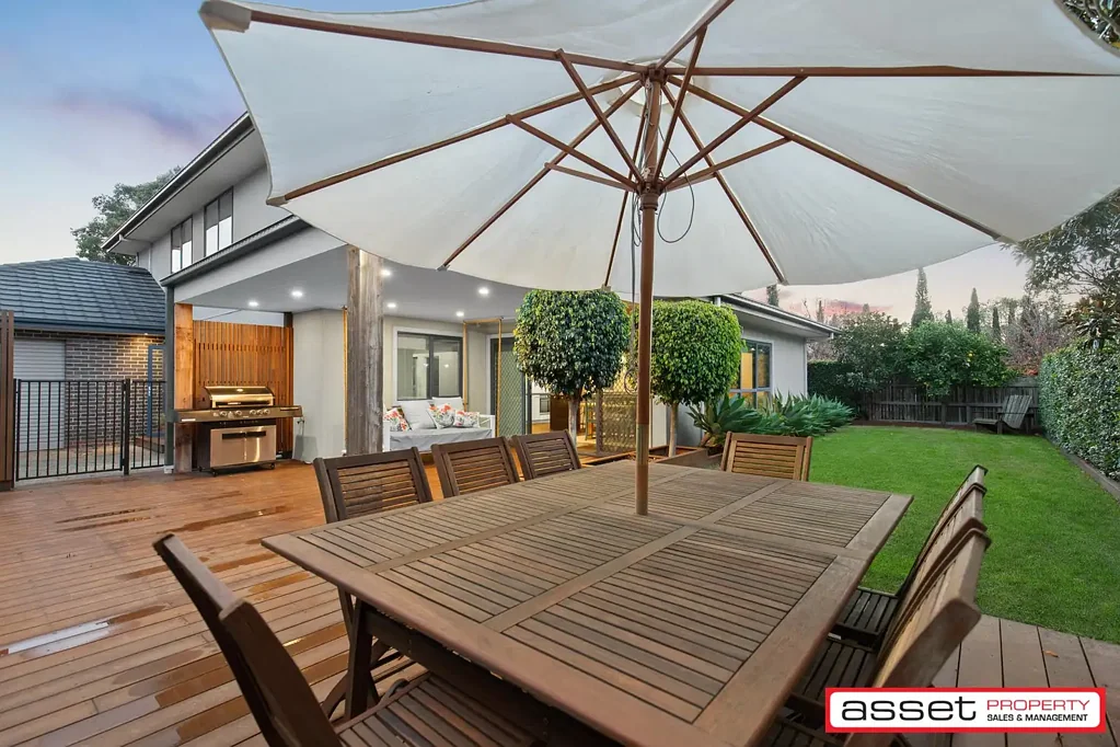 Sandhurst 6 Bedroom Stylish Family Living with Space, Comfort & Charm