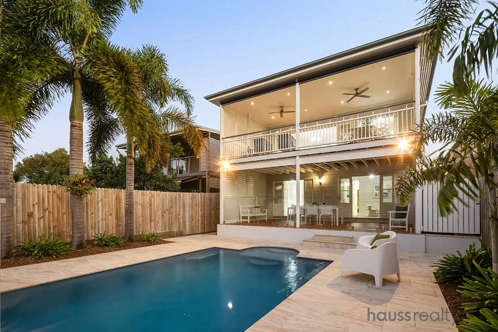 Corinda 4ਬੈੱਡਰੂਮ Elegant Design and Effortless Outdoor Living in Superb Location