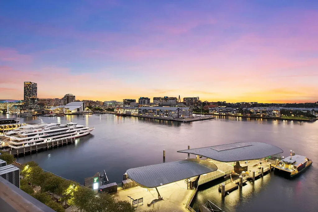 SPECTACULAR BARANGAROO PENTHOUSE APARTMENT
