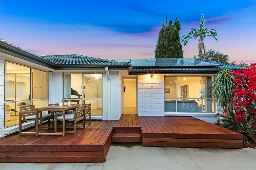 Quakers Hill 5બેડરૂમ Modern Family Home with Council-Approved Granny Flat